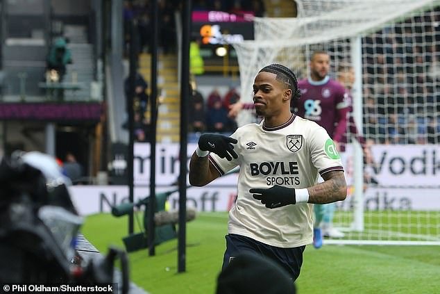 Cómo Crysencio Summerville se convirtió en el salvador del West Ham: la promesa de ‘Showtime’ que cumple, un tablero de visión, un sueño de la Copa del Mundo y cómo ‘los pies más adorables y hábiles’ finalmente producen algo: ‘quiere atacar la portería cada vez’