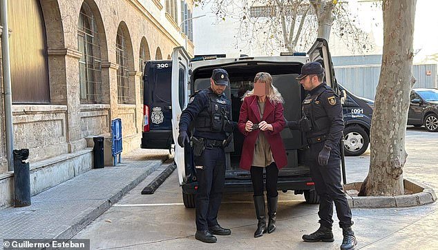 Influencer británica ‘intentó matar a su marido en Mallorca drogando su vino después de presionarlo para que contratara un seguro de vida’