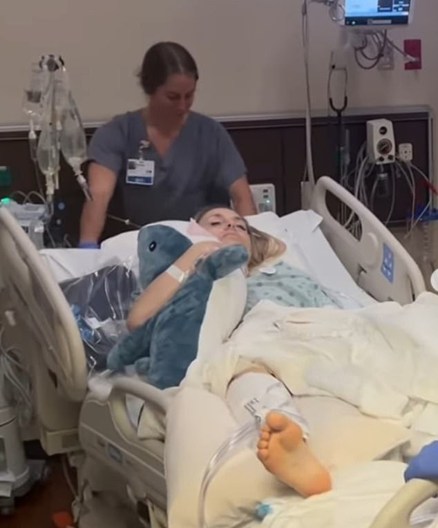 La ‘biónica’ Lindsey Vonn comparte locas radiografías de tornillos metálicos en su pierna destrozada después de que un accidente en los Juegos Olímpicos provocara cinco cirugías y contando