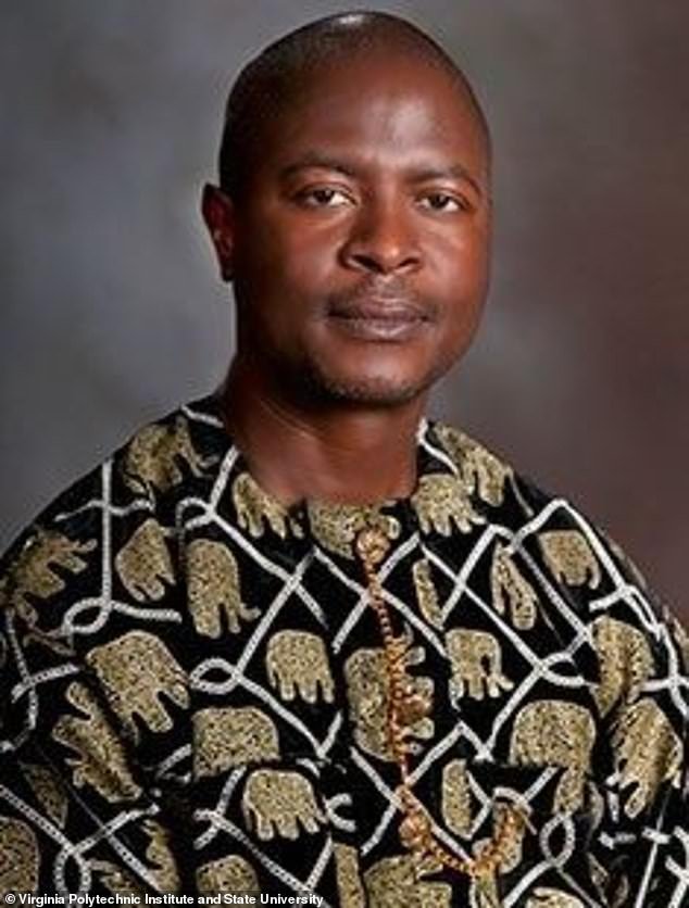 El profesor negro apareció en los titulares cuando afirmó que fue víctima de un vil ataque racista… pero luego salió a la luz una historia COMPLETAMENTE diferente.