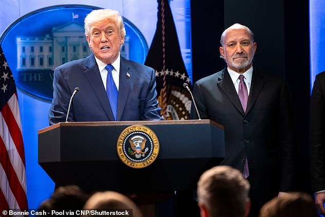 La humillación arancelaria de Trump herido no le deja otra opción que atacar a Irán, dice un aliado cercano