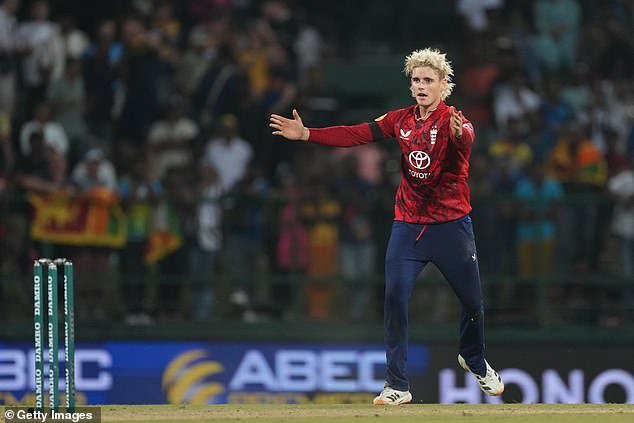 Inglaterra sufre un gran revés antes de su choque de la Copa Mundial T20 contra Sri Lanka, ya que una regla poco conocida impide a Jacob Bethell jugar a los bolos.
