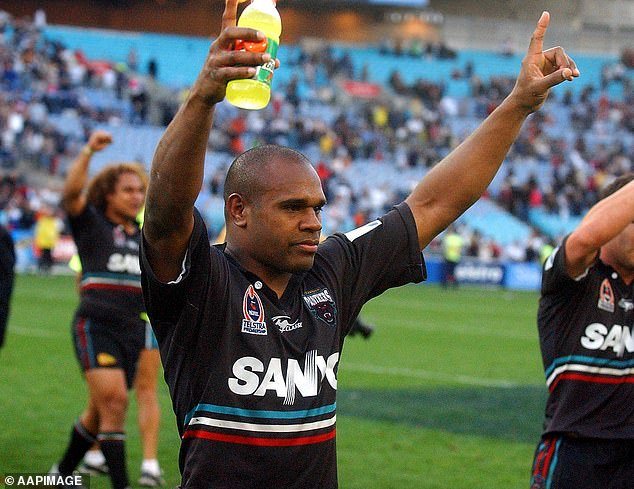 La estrella del fútbol Rhys Wesser es acusada de acosar a una mujer con la que tuvo una relación sentimental