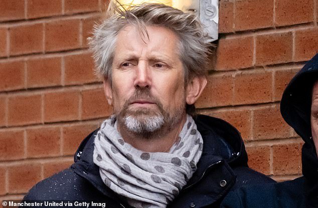 Edwin van der Sar revela que tuvo dos rondas de conversaciones con Ed Woodward sobre unirse al Man United en un puesto directivo y nombra a los tres porteros actuales que más admira.