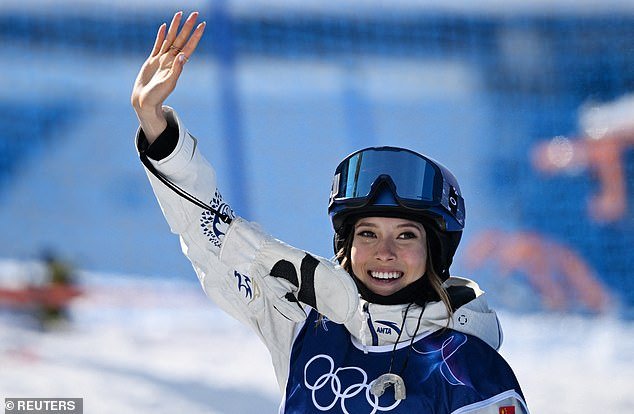 Eileen Gu finalmente gana el oro en los Juegos Olímpicos de Invierno de 2026 al triunfar en la final de halfpipe, en medio de una controversia de “traidor” sobre la decisión de representar a China.