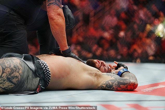 Dana White admite que el brutal nocaut del luchador de UFC, quien previamente se sometió a una cirugía cerebral de nueve horas para curar una enfermedad rara, es “uno de los peores que jamás haya visto”.