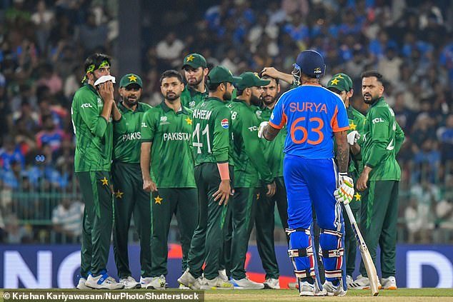 OLIVER HOLT: La mancha nunca se borrará si el cricket inglés permite a los propietarios indios introducir el apartheid contra los paquistaníes en The Hundred: nuestra “competencia para todos” será un buque insignia de la exclusión.