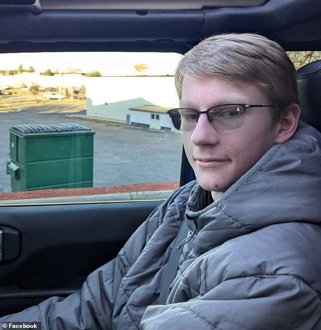 El pistolero que disparó en Mar-a-Lago estaba “obsesionado con el encubrimiento de Epstein” y provenía de una familia de “entusiastas partidarios de Trump”