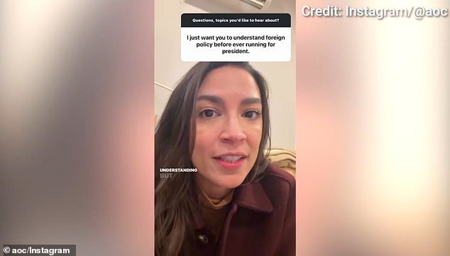 AOC se defiende de las críticas por el fiasco del discurso en Munich mientras se escuchan de fondo los ronquidos de su prometida
