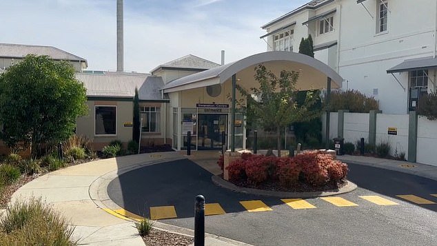 Un hombre es encontrado muerto y otro se encuentra bajo custodia policial en el conflictivo Swanston Center.