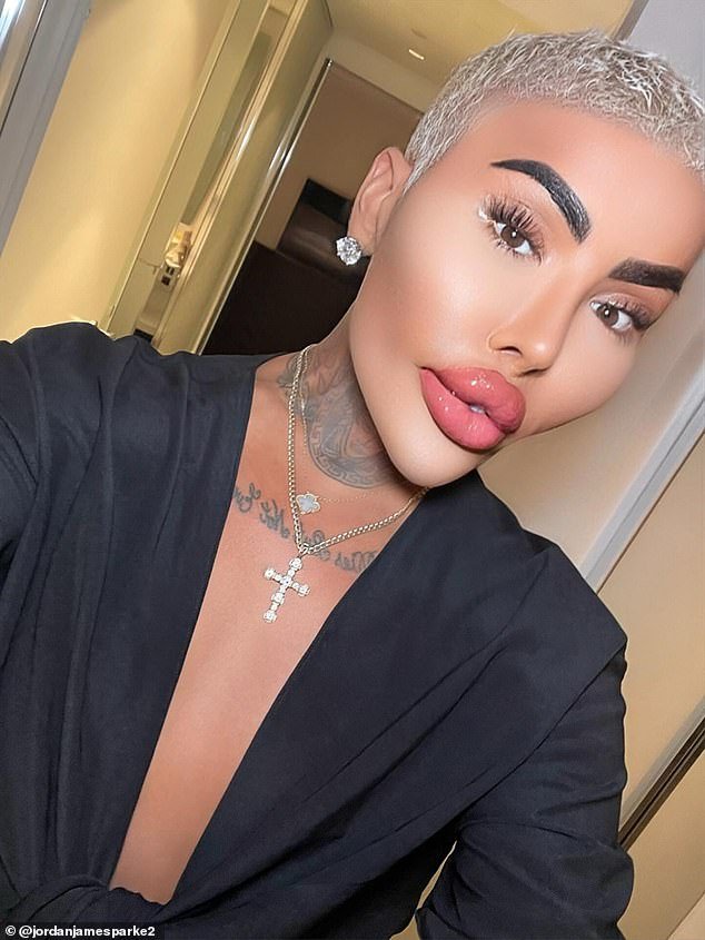 El ‘Lip King’ obsesionado con Kim Kardashian muere un año después de su arresto por la muerte de una madre de cinco hijos que falleció en su clínica después de BBL