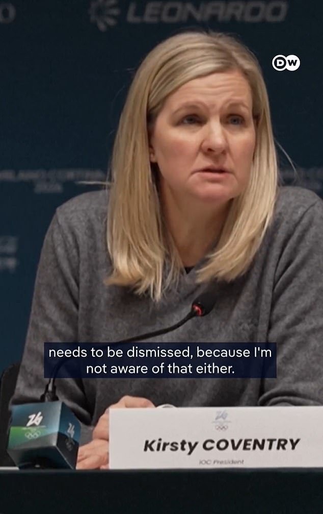 La furiosa presidenta de los Juegos Olímpicos, Kirsty Coventry, amenaza con despedir a su jefe de relaciones públicas, que gana £420.000 al año, en mitad de una conferencia de prensa después de haber sido sorprendida por preguntas sobre los temores de Alemania sobre la organización de los Juegos para conmemorar el aniversario nazi.