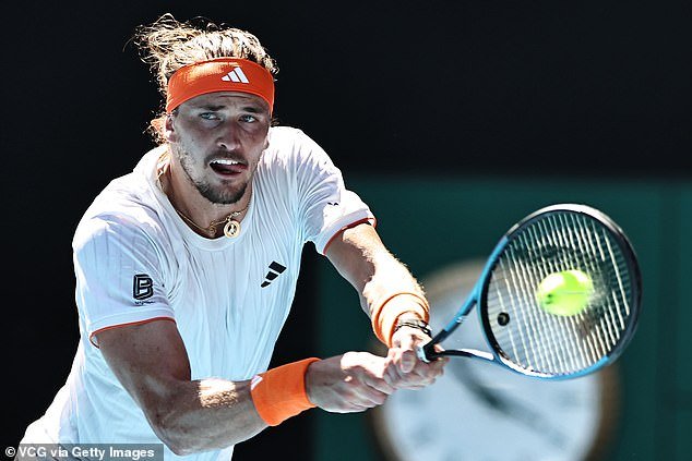 Los organizadores de tenis del Abierto de México se niegan a cancelar el torneo a pesar de la violencia antimonopolio y los temores por la seguridad de los jugadores.