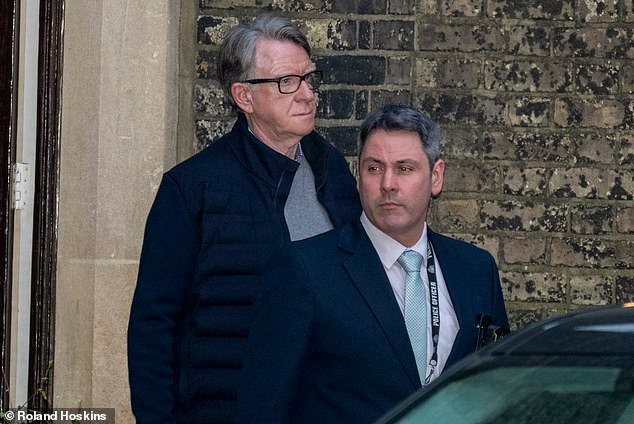 Peter Mandelson es detenido por la policía durante una investigación sobre presunta mala conducta en un cargo público