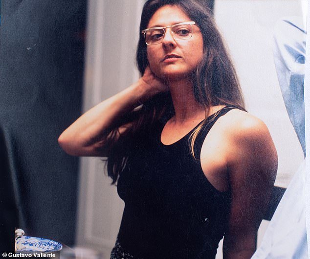 Le di a Andrew un masaje desnudo en el Palacio de Buckingham… la factura de £75 se pagó con el cheque del banco Coutts de la familia real