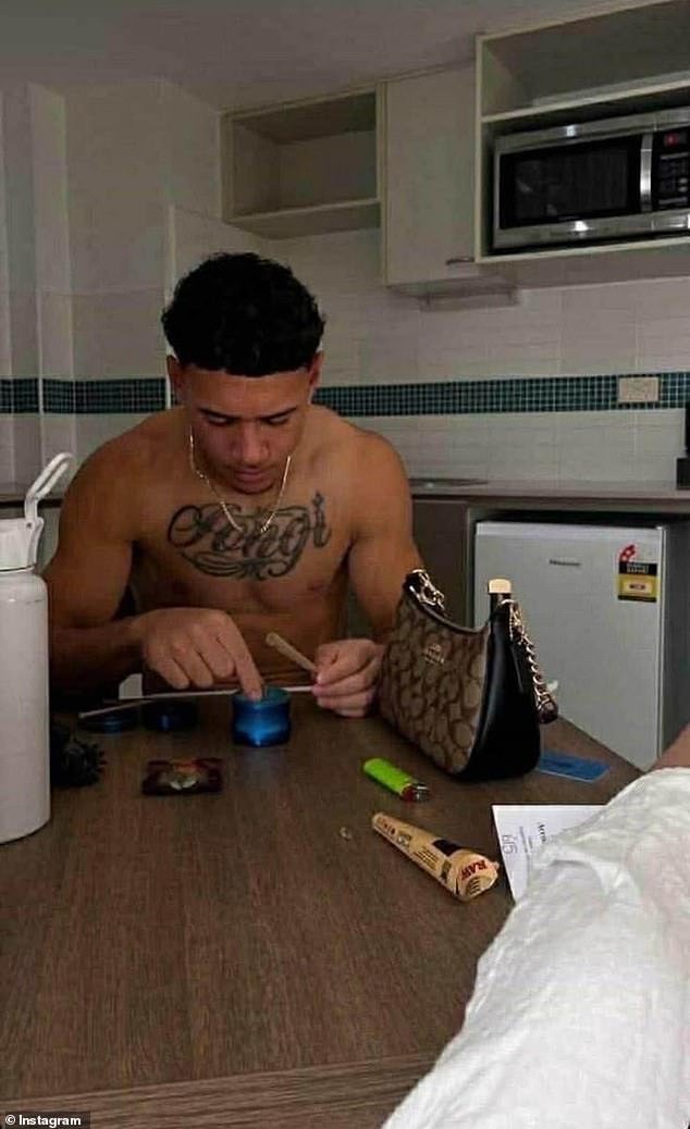 La estrella del fútbol Isaiah Iongi está bajo investigación por fotos de él fumando una sustancia misteriosa