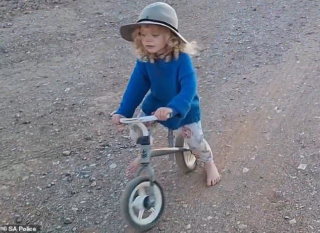 Un único detalle en el vídeo recién publicado de Gus Lamont en el que la policía se está centrando