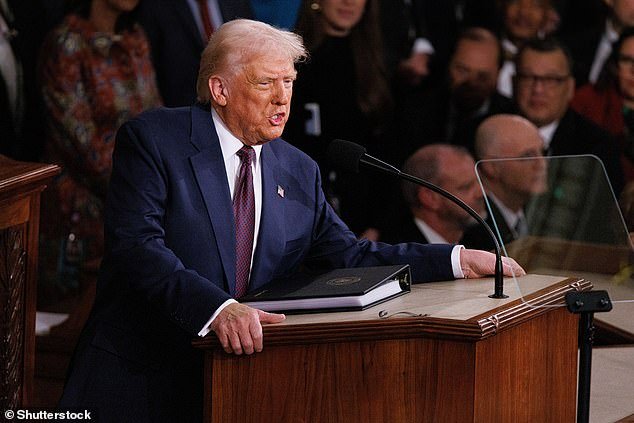 Trump se está preparando para el Estado de la Unión más esperado de la historia mientras se centra en la mayor preocupación de los votantes… y planea una sorpresa patriótica.