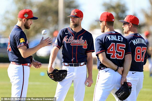 La estrella de los Bravos, Chris Sale, acuerda una exitosa extensión de contrato de $ 27 millones antes de la temporada número 17 de la MLB