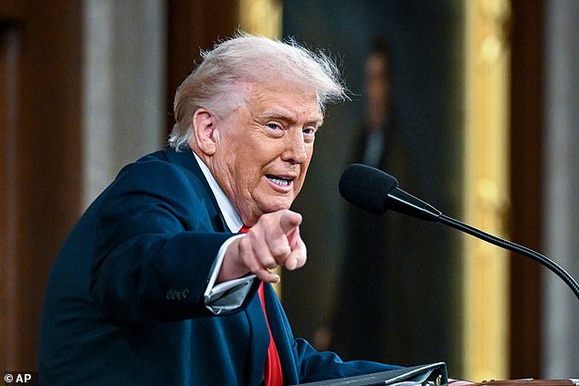 Cómo los héroes olímpicos del hockey de EE. UU. dieron rienda suelta al “actor” Trump durante su discurso sobre el Estado de la Unión