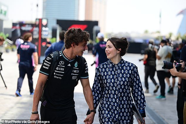 ¡Otra estrella de la Fórmula 1 está soltera! La novia de Kimi Antonelli anuncia su separación del piloto de Mercedes apenas una semana antes de que él compita en el Gran Premio de Australia, después de que Lando Norris confirmara su separación de Magui Corceiro.