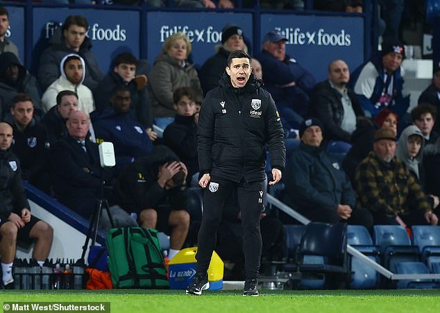 Revelado: La serie de errores detrás del desastre de 44 días de Eric Ramsay en West Brom: la entrevista de un mes que le consiguió el trabajo, grandes nombres ignorados, enfrentamientos en el campo de entrenamiento y el drástico error táctico que podría resultar fatal en la batalla por el descenso.