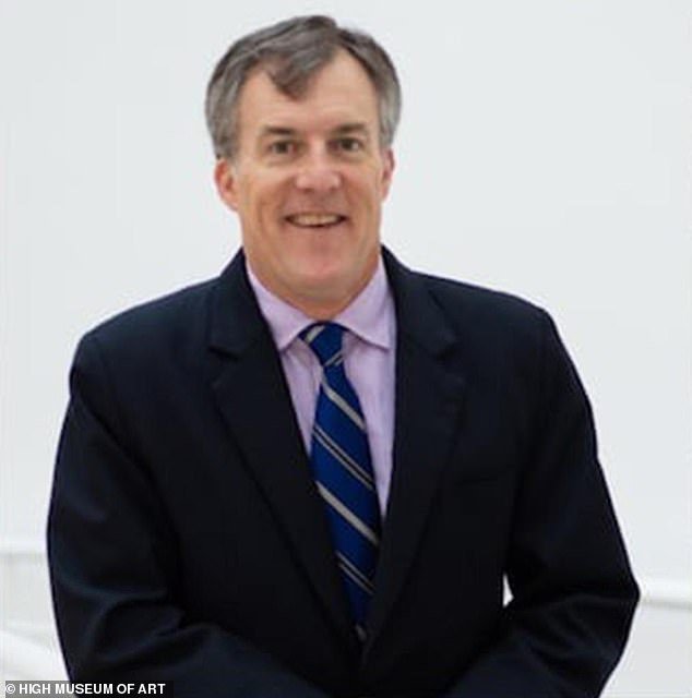 El director general del museo de arte más grande del sudeste dimite tras ser acusado de robar 600.000 dólares