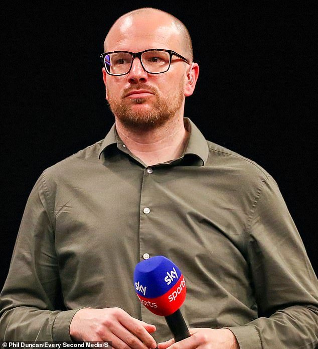 Experto de Sky Sports se retira del trabajo televisivo por problemas de salud