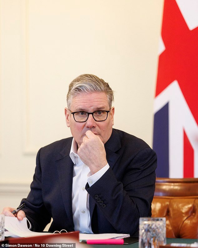 ¿Es esta tu respuesta final? El ministro dice que el “acuerdo de rendición” de Chagos se implementará “al 100%” a pesar de la oposición de Estados Unidos y la incertidumbre sobre si la ley quedará “en suspenso”.