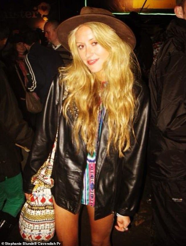 Una ejecutiva de la jet-set fue asesinada a golpes por un novio alcohólico que la mantuvo cautiva en su casa durante 10 días y la alimentó con polos con vodka.