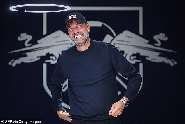Jürgen Klopp “podría dejar el puesto en Red Bull y está considerando regresar como entrenador”, dice un sensacional informe austriaco, con “el entrenador de la Premier League designado como su reemplazo”, a lo que el jefe del RB da una respuesta enérgica