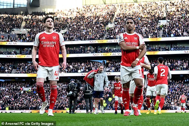 Por qué el Arsenal de repente está cometiendo errores costosos en la carrera por el título: cómo la culpa es de un “estado de flujo” interrumpido, por qué los expertos creen que Declan Rice y compañía son “enormemente diferentes” de los Invincibles y qué trucos puede usar Mikel Arteta para resolver el problema