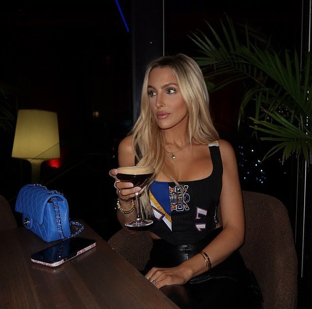 NHL WAG critica a los trolls “viles” que se burlaron de su esposo y su hija de dos años durante la reacción violenta del hockey de los Juegos Olímpicos de Invierno