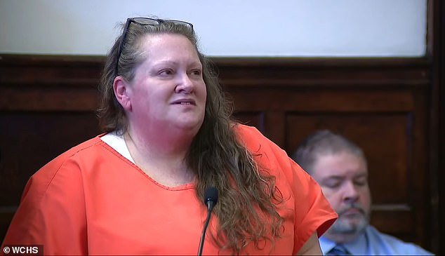 Madre de talla grande de Virginia Occidental llora mientras va a prisión porque su hija de 14 años murió de hambre