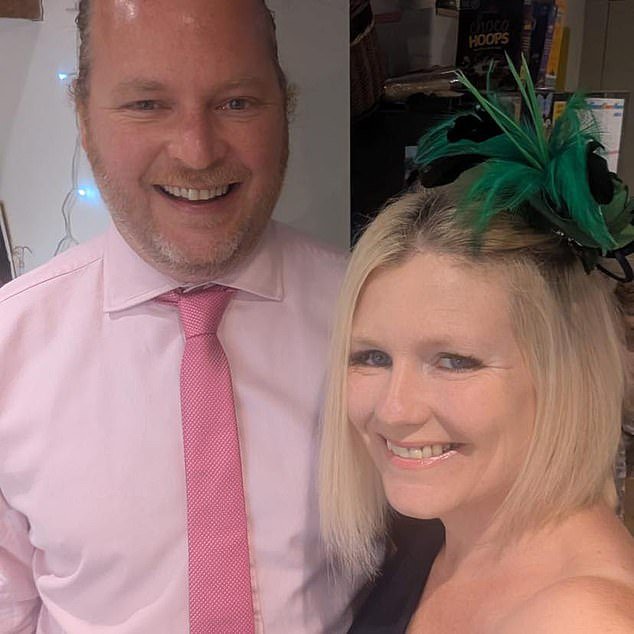 El propietario sobrevivió a un enorme deslizamiento de tierra que destruyó la casa de su familia porque fue al pub a tomar una cerveza.