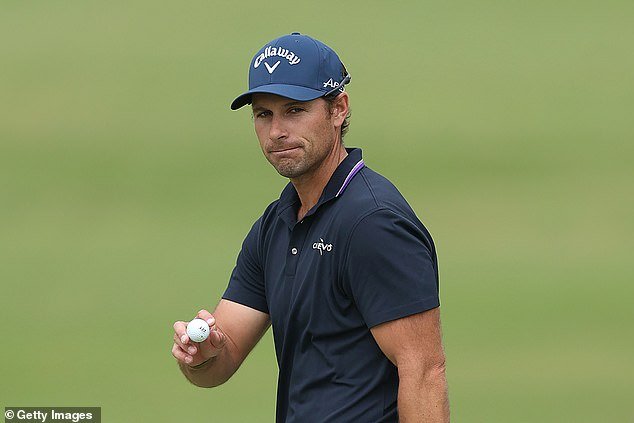 La estrella del golf que se cayó por el hueco del ascensor rompe el silencio sobre un incidente inusual mientras emergen detalles impactantes del incidente