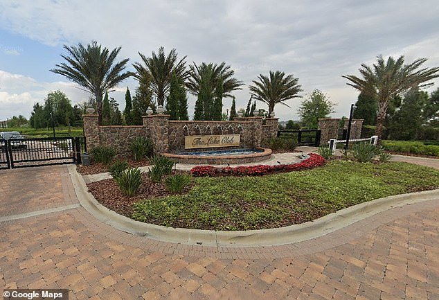 La antigua residencia de Mick Jagger se sacudió después de que la madre de 44 años matara a su hija de 11 años y a su hijo de 14 antes de suicidarse en una mansión mientras su marido estaba de viaje de negocios.