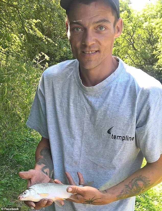 La familia de un prisionero sospechoso de atacar a Ian Huntley dice que ambos son “tan malos como el otro”, pero el asesino de Soham “merece algo mucho peor”