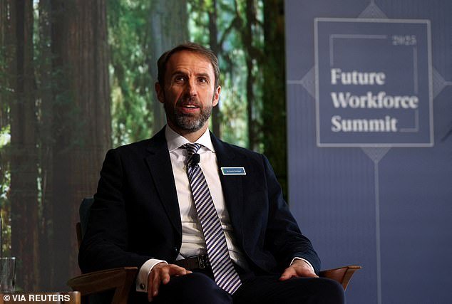 Gareth Southgate apunta apenas veladamente a los ‘grandes’ clubes de la Premier League mientras revela su postura sobre su próximo movimiento en medio de vínculos con un trabajo en el Man United.