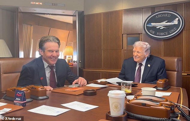 Trump reacciona con alegría cuando Dennis Quaid “revela” lo que Ronald Reagan pensaría de él como presidente