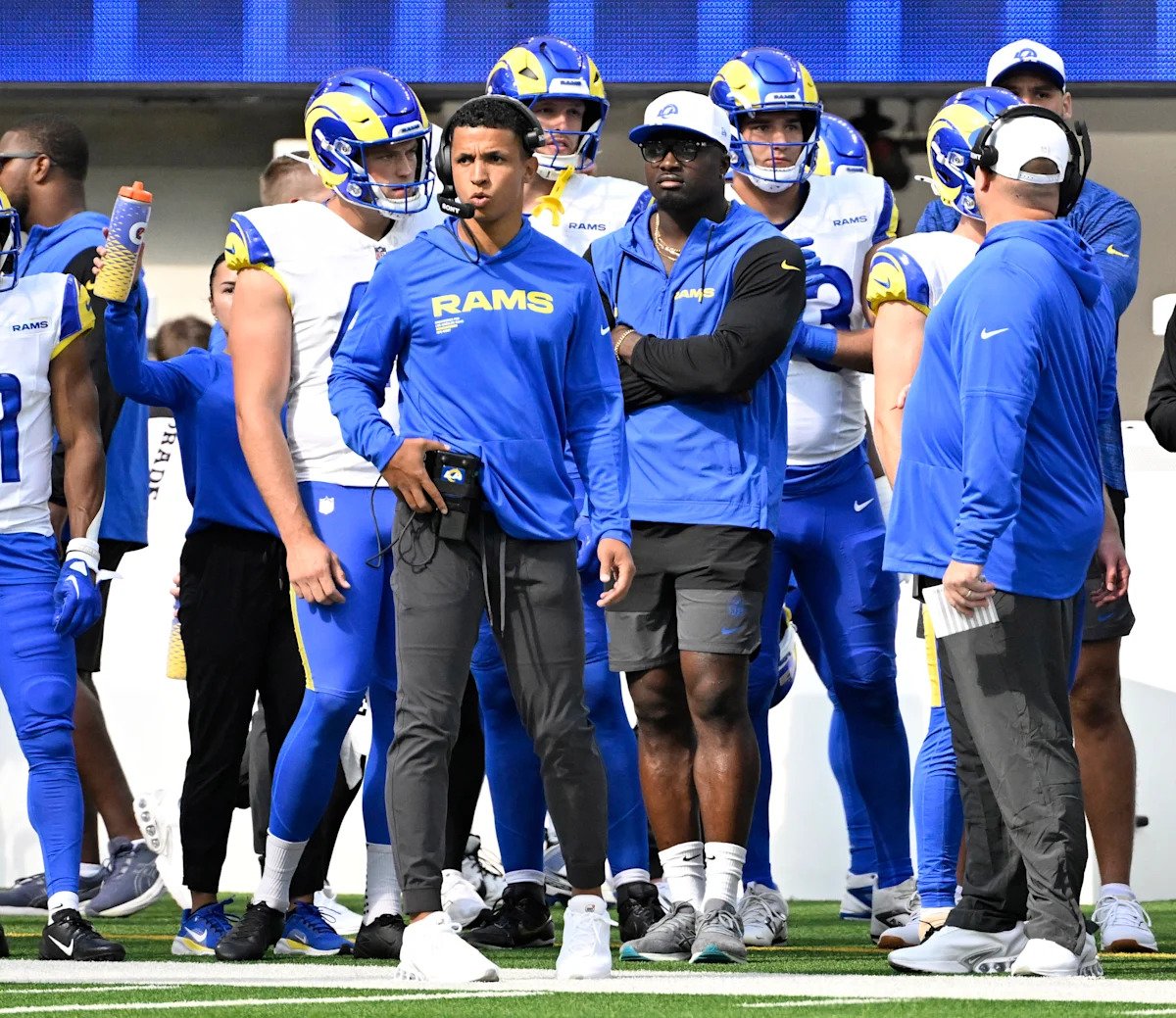 Los Rams ascienden al coordinador del juego aéreo Nathan Scheelhaase a OC