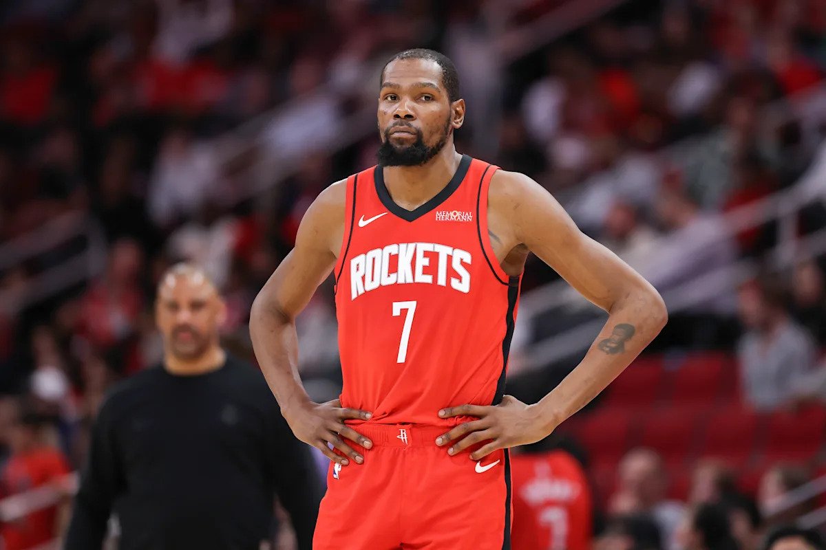 El padre de los Rockets, Kevin Durant, sobre las últimas acusaciones sobre la cuenta de Brenner: “No estoy aquí para participar en tonterías en Twitter”