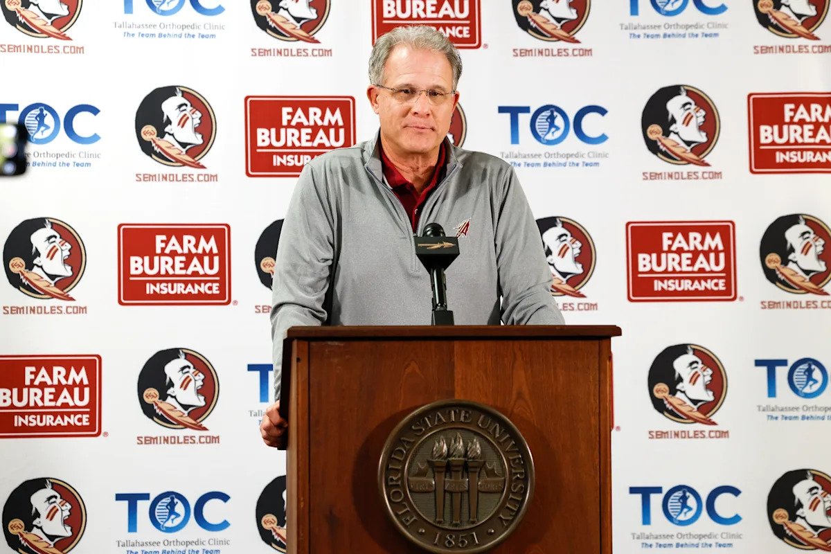 El coordinador ofensivo de Florida State y ex entrenador de Auburn, Gus Malzahn, anuncia su retiro después de 35 años como entrenador