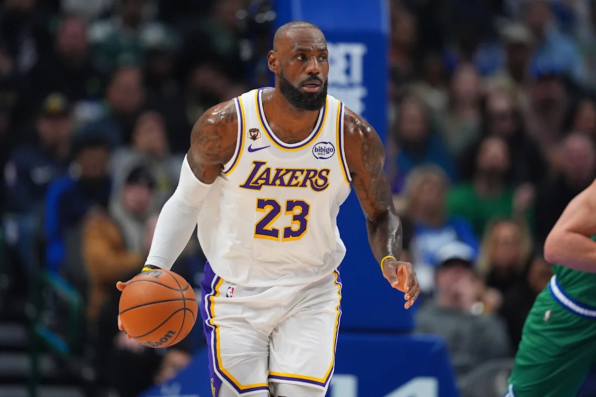 Según los informes, no se espera que los Lakers intercambien a LeBron James antes de la fecha límite de cambios de la NBA.