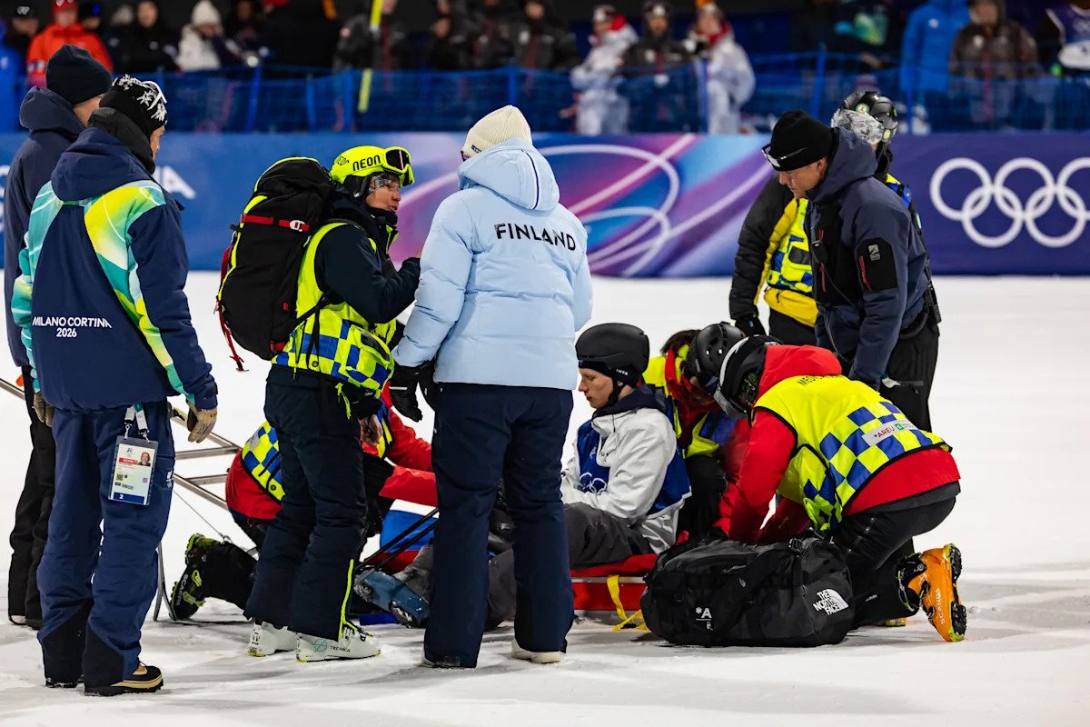 Un esquiador finlandés queda inconsciente tras un grave accidente aéreo
