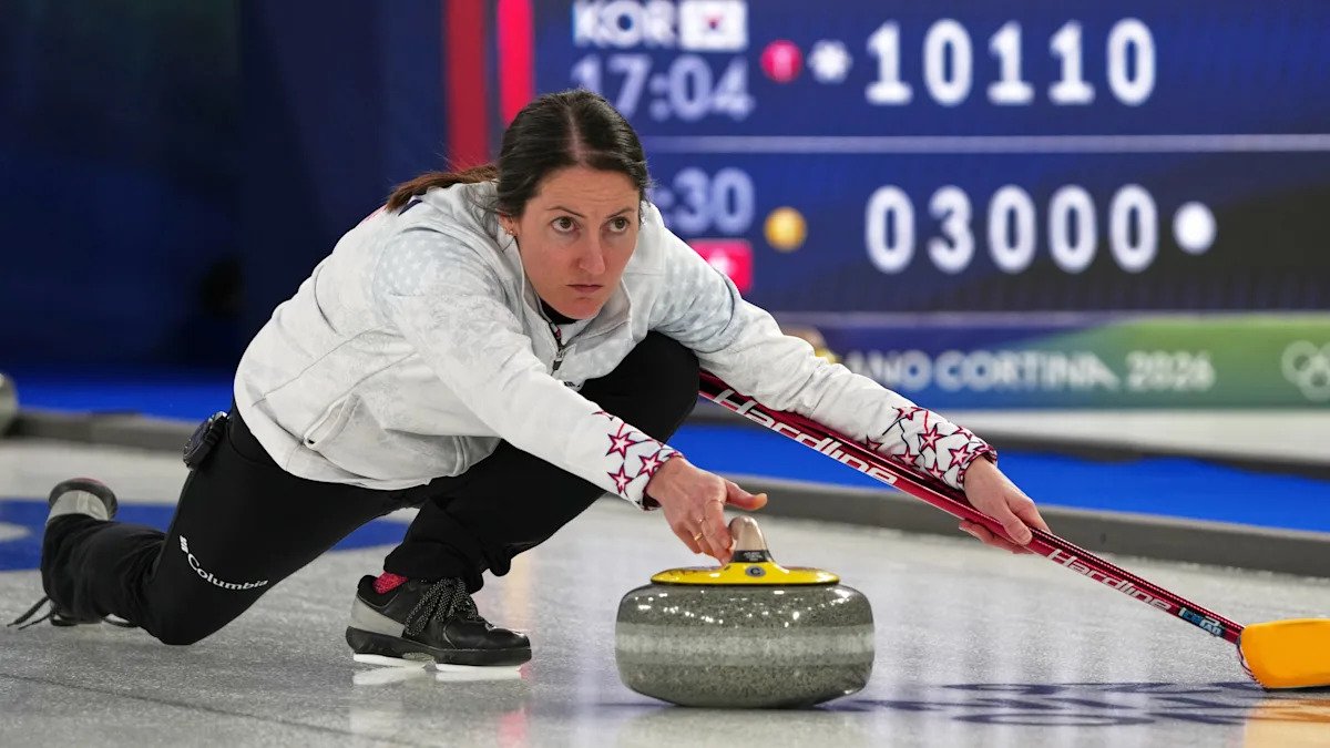 Juegos Olímpicos de Invierno de 2026: el curling femenino del equipo de EE. UU. avanza a las semifinales después de que Tabitha Peterson anotara un martillo en el final adicional