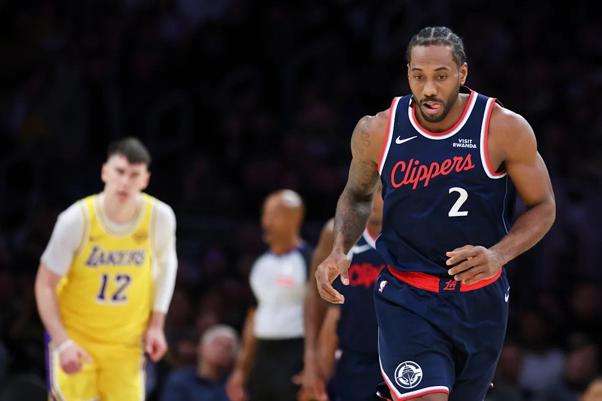 Los Lakers mantienen a raya a los Clippers cuando Kawhi Leonard sale tarde por dolor en el tobillo izquierdo