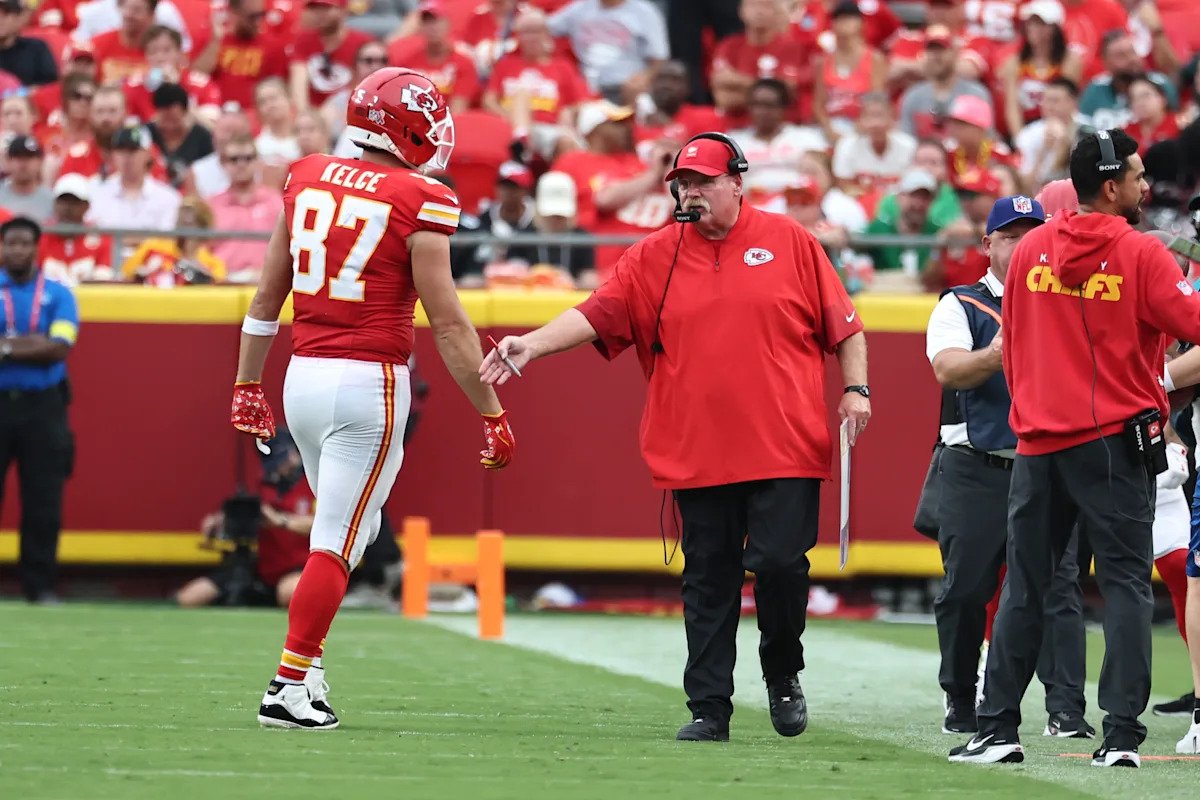 Andy Reid optimista sobre el regreso de Travis Kelce, inseguro sobre la salud de Tyreek Hill