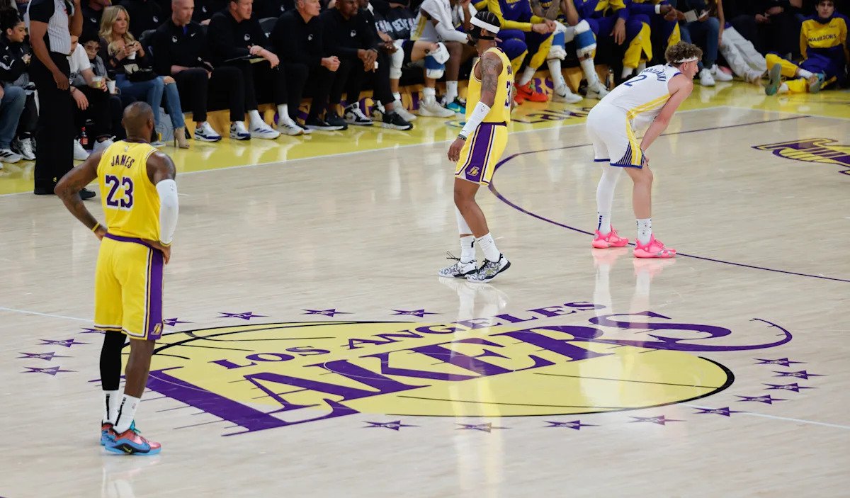 Según los informes, los precios de las entradas para los Lakers se dispararán la próxima temporada con el nuevo propietario Mark Walter.