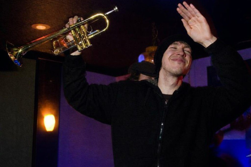 Autoridades nombran a los oficiales del condado de Alameda que dispararon al trompetista